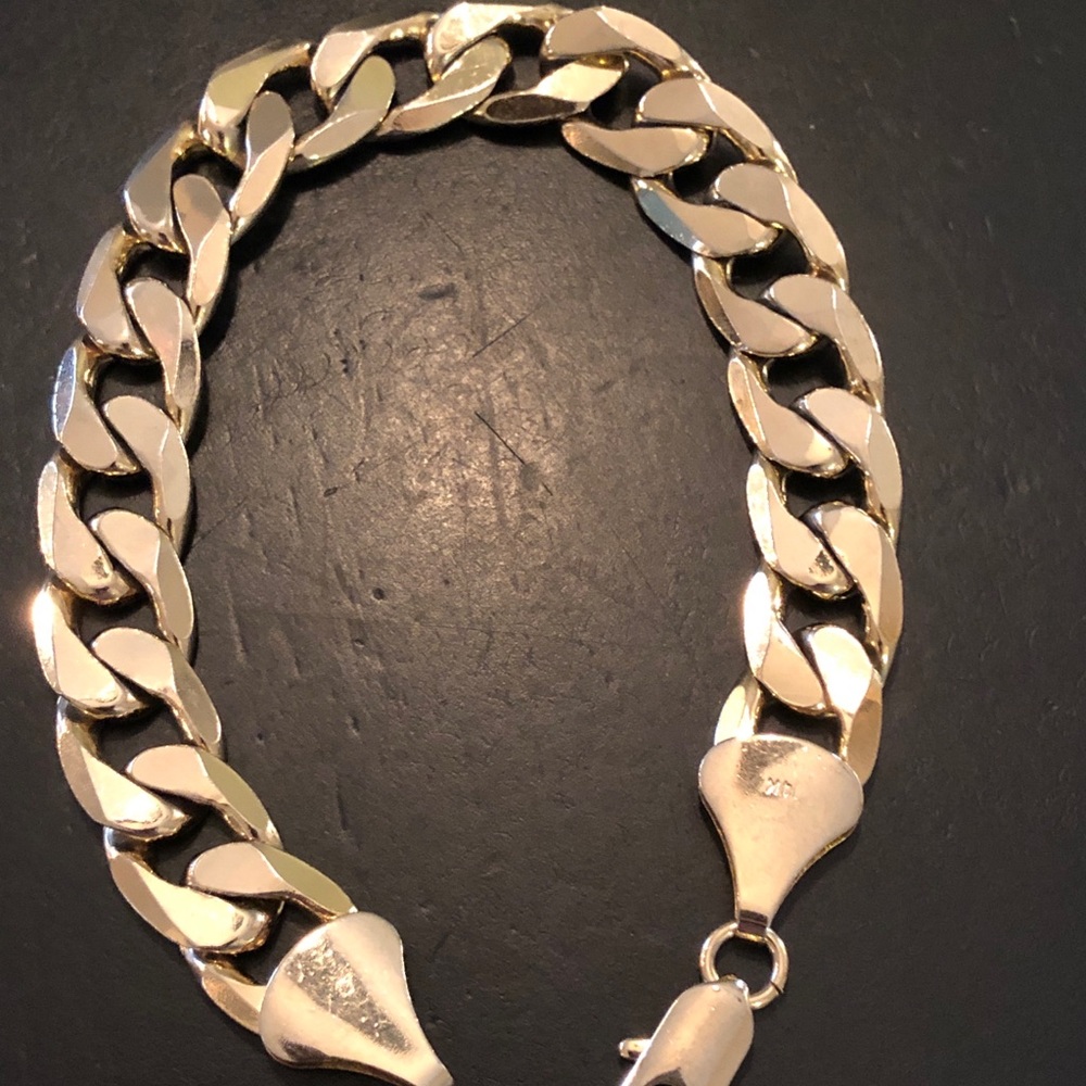 Mens or Women’s Gold Chain Link Bracelet.